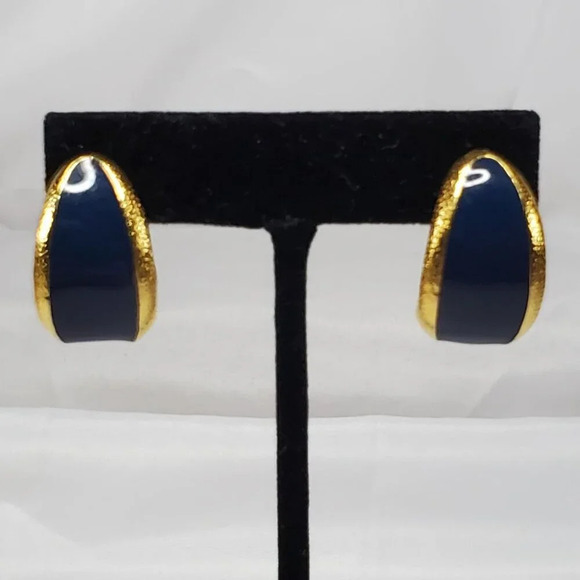 Vintage Anne Kline Gold Tone  & Navy Enamel Prong Earrings singed AK - Picture 3 of 10